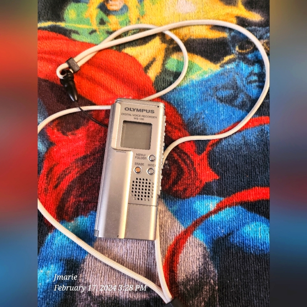 Olympus WS-100 (64 MB, 27 Hours) Handheld Digital Voice Recorder